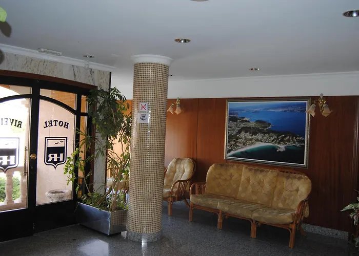 Riveiro Hotel 2*